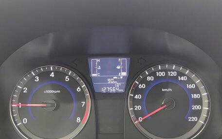 Hyundai Solaris II рестайлинг, 2016 год, 1 000 000 рублей, 16 фотография