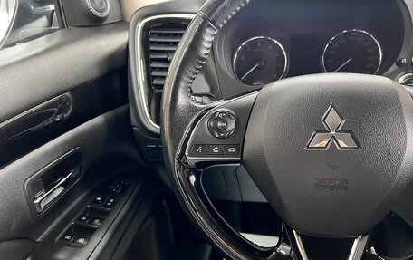 Mitsubishi Outlander III рестайлинг 3, 2020 год, 2 345 000 рублей, 15 фотография