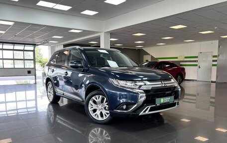Mitsubishi Outlander III рестайлинг 3, 2020 год, 2 345 000 рублей, 5 фотография