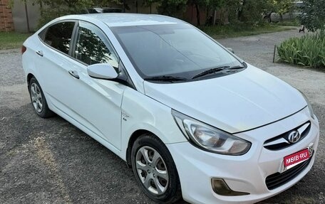 Hyundai Solaris II рестайлинг, 2013 год, 700 000 рублей, 1 фотография