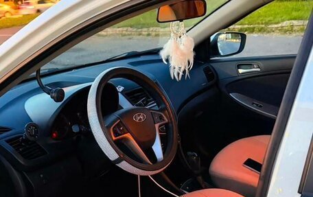 Hyundai Solaris II рестайлинг, 2015 год, 775 000 рублей, 5 фотография