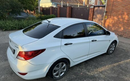 Hyundai Solaris II рестайлинг, 2013 год, 700 000 рублей, 2 фотография