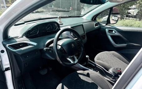 Peugeot 2008 II, 2014 год, 880 000 рублей, 10 фотография