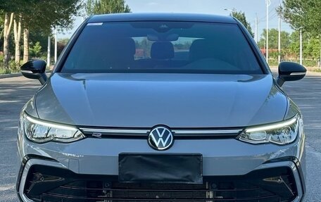 Volkswagen Golf VIII, 2023 год, 1 930 000 рублей, 2 фотография