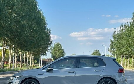 Volkswagen Golf VIII, 2023 год, 1 930 000 рублей, 3 фотография