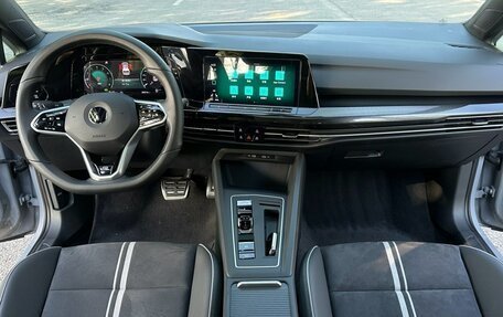 Volkswagen Golf VIII, 2023 год, 1 930 000 рублей, 7 фотография