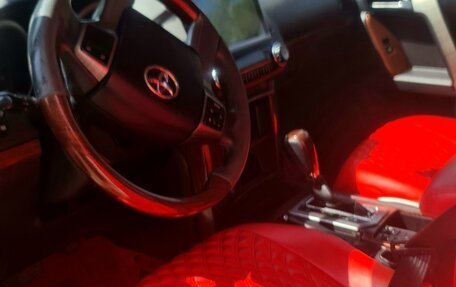 Toyota Land Cruiser Prado 150 рестайлинг 2, 2013 год, 2 800 000 рублей, 9 фотография