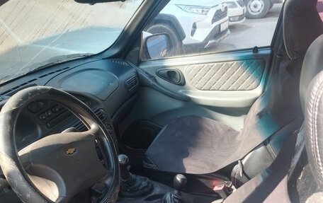 Chevrolet Niva I рестайлинг, 2004 год, 150 000 рублей, 9 фотография