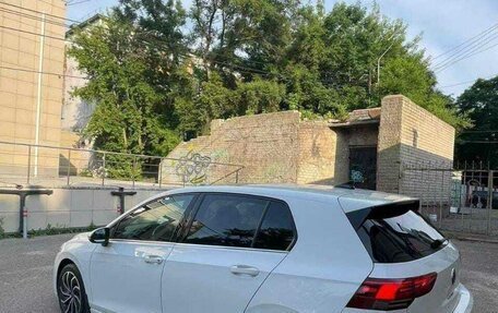Volkswagen Golf VIII, 2022 год, 1 820 000 рублей, 4 фотография