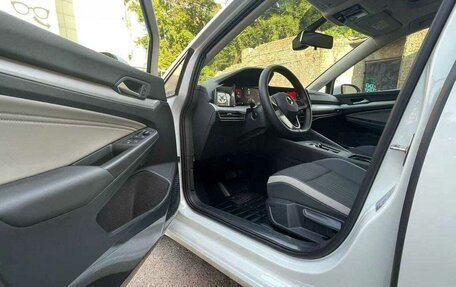 Volkswagen Golf VIII, 2022 год, 1 820 000 рублей, 11 фотография