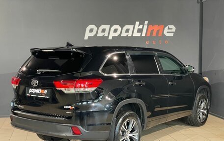 Toyota Highlander III, 2017 год, 3 230 000 рублей, 3 фотография