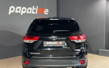 Toyota Highlander III, 2017 год, 3 230 000 рублей, 4 фотография