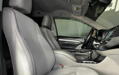 Toyota Highlander III, 2017 год, 3 230 000 рублей, 12 фотография