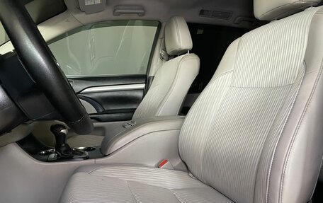 Toyota Highlander III, 2017 год, 3 230 000 рублей, 8 фотография