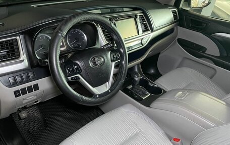 Toyota Highlander III, 2017 год, 3 230 000 рублей, 7 фотография