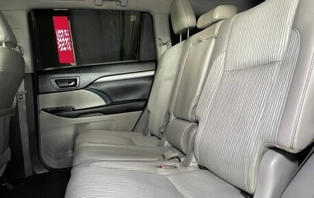 Toyota Highlander III, 2017 год, 3 230 000 рублей, 9 фотография