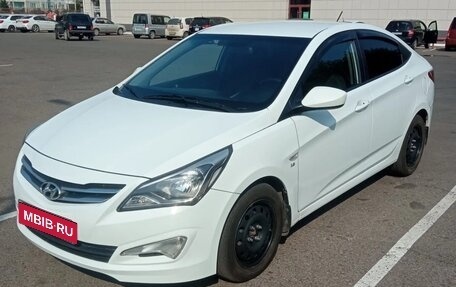 Hyundai Solaris II рестайлинг, 2015 год, 850 000 рублей, 1 фотография