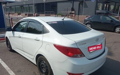 Hyundai Solaris II рестайлинг, 2015 год, 850 000 рублей, 2 фотография