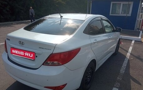 Hyundai Solaris II рестайлинг, 2015 год, 850 000 рублей, 3 фотография