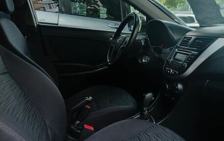 Hyundai Solaris II рестайлинг, 2015 год, 850 000 рублей, 9 фотография