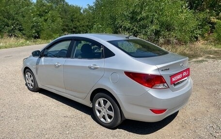 Hyundai Solaris II рестайлинг, 2013 год, 690 000 рублей, 4 фотография
