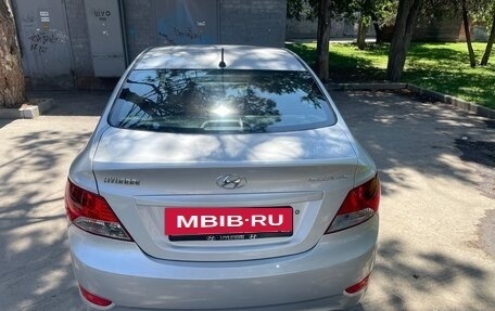 Hyundai Solaris II рестайлинг, 2013 год, 690 000 рублей, 20 фотография