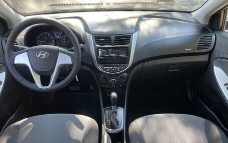 Hyundai Solaris II рестайлинг, 2013 год, 690 000 рублей, 29 фотография