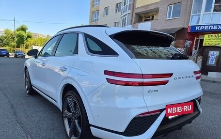 Genesis GV70, 2021 год, 4 400 000 рублей, 5 фотография