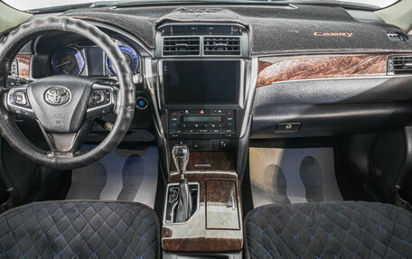 Toyota Camry, 2017 год, 2 149 000 рублей, 10 фотография