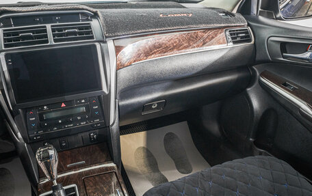 Toyota Camry, 2017 год, 2 149 000 рублей, 23 фотография