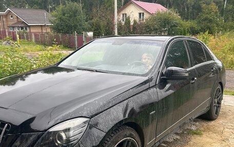Mercedes-Benz E-Класс, 2010 год, 950 000 рублей, 4 фотография