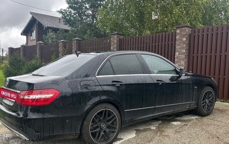 Mercedes-Benz E-Класс, 2010 год, 950 000 рублей, 3 фотография