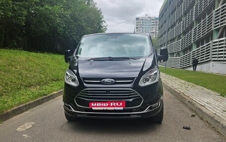 Ford Tourneo Custom I рестайлинг, 2022 год, 3 550 000 рублей, 2 фотография