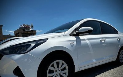 Hyundai Solaris II рестайлинг, 2021 год, 1 750 000 рублей, 1 фотография