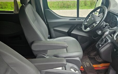 Ford Tourneo Custom I рестайлинг, 2022 год, 3 550 000 рублей, 25 фотография