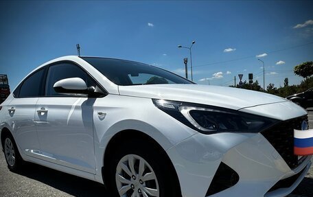 Hyundai Solaris II рестайлинг, 2021 год, 1 750 000 рублей, 2 фотография