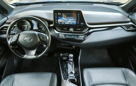 Toyota C-HR I рестайлинг, 2018 год, 1 950 000 рублей, 13 фотография