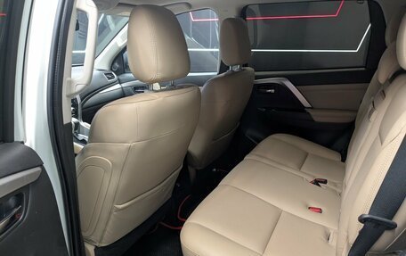 Mitsubishi Montero Sport, 2022 год, 3 800 000 рублей, 7 фотография