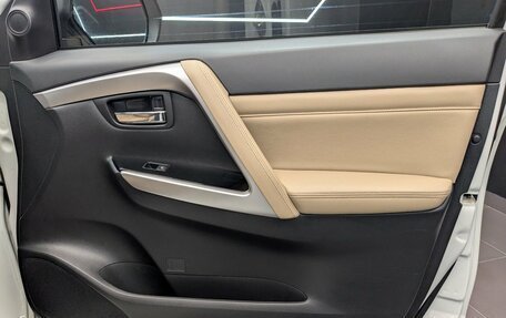 Mitsubishi Montero Sport, 2022 год, 3 800 000 рублей, 21 фотография