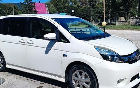 Toyota ISis I, 2015 год, 1 650 000 рублей, 2 фотография