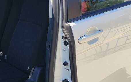 Toyota ISis I, 2015 год, 1 650 000 рублей, 13 фотография
