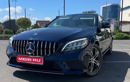 Mercedes-Benz C-Класс, 2019 год, 2 400 000 рублей, 1 фотография