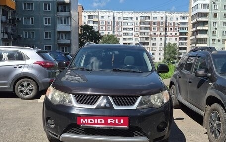Mitsubishi Outlander III рестайлинг 3, 2008 год, 800 000 рублей, 2 фотография
