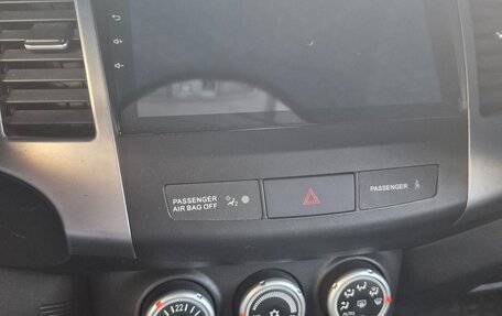Mitsubishi Outlander III рестайлинг 3, 2008 год, 800 000 рублей, 5 фотография