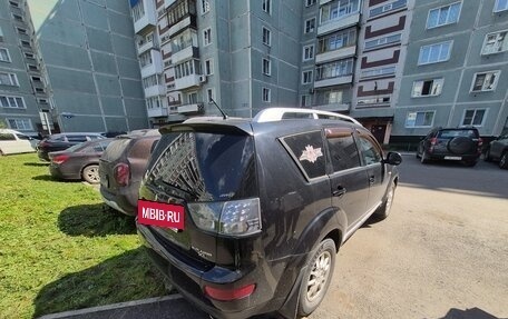 Mitsubishi Outlander III рестайлинг 3, 2008 год, 800 000 рублей, 9 фотография