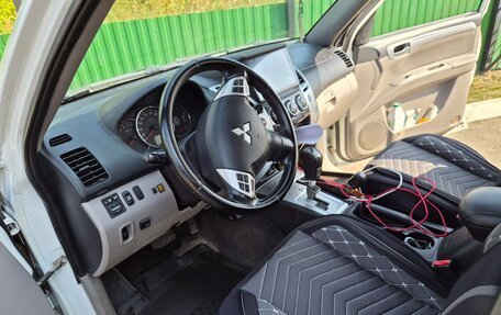 Mitsubishi Pajero Sport II рестайлинг, 2013 год, 1 350 000 рублей, 20 фотография