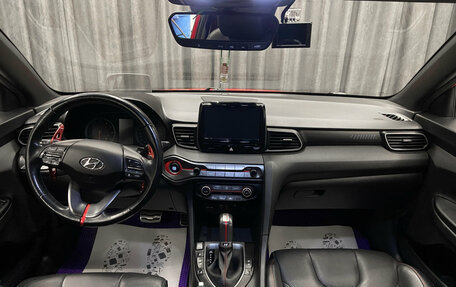 Hyundai Veloster II, 2019 год, 2 200 000 рублей, 8 фотография