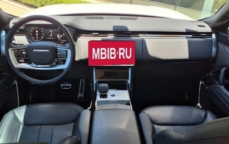 Land Rover Range Rover IV рестайлинг, 2024 год, 14 444 000 рублей, 10 фотография