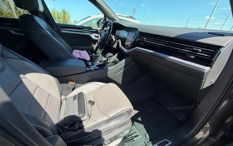 Volkswagen Touareg III, 2018 год, 5 050 000 рублей, 9 фотография