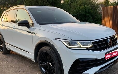 Volkswagen Tiguan II, 2021 год, 3 990 000 рублей, 1 фотография